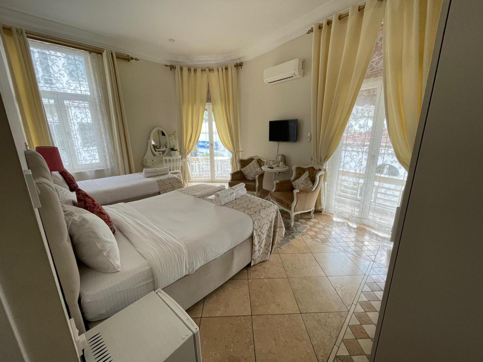 Lord'S Residence Boutique Hotel Kyrenia  Exterior photo