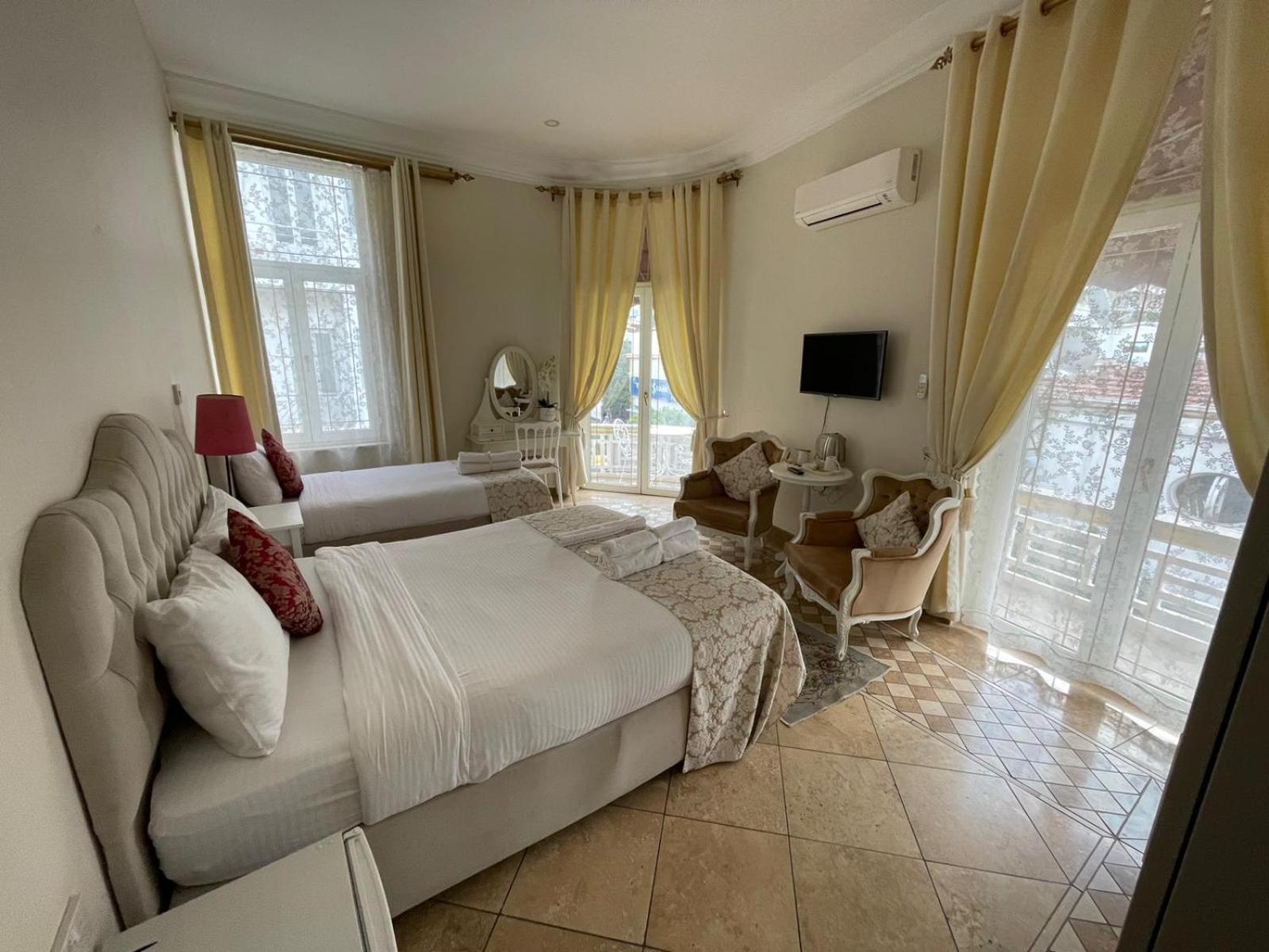 Lord'S Residence Boutique Hotel Kyrenia  Exterior photo